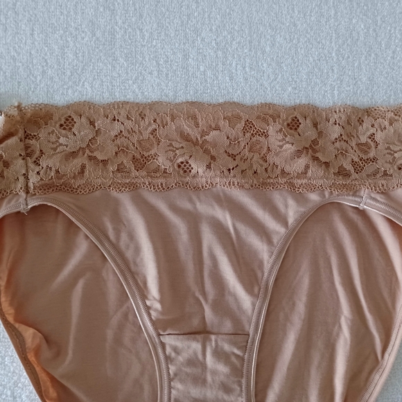 SOMA Embraceable Lace High Leg Beige Panty, size S - Picture 3 of 8